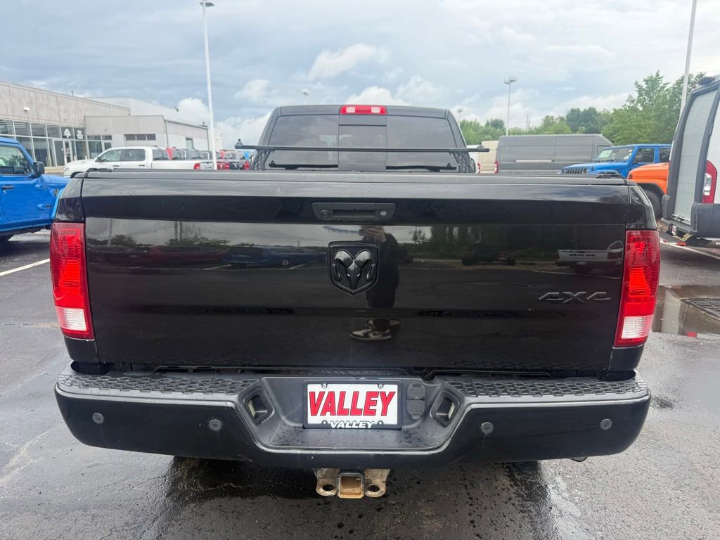 Used 2016 RAM 3500 Big Horn w/ Black Appearance Group AWD/4WD image 4