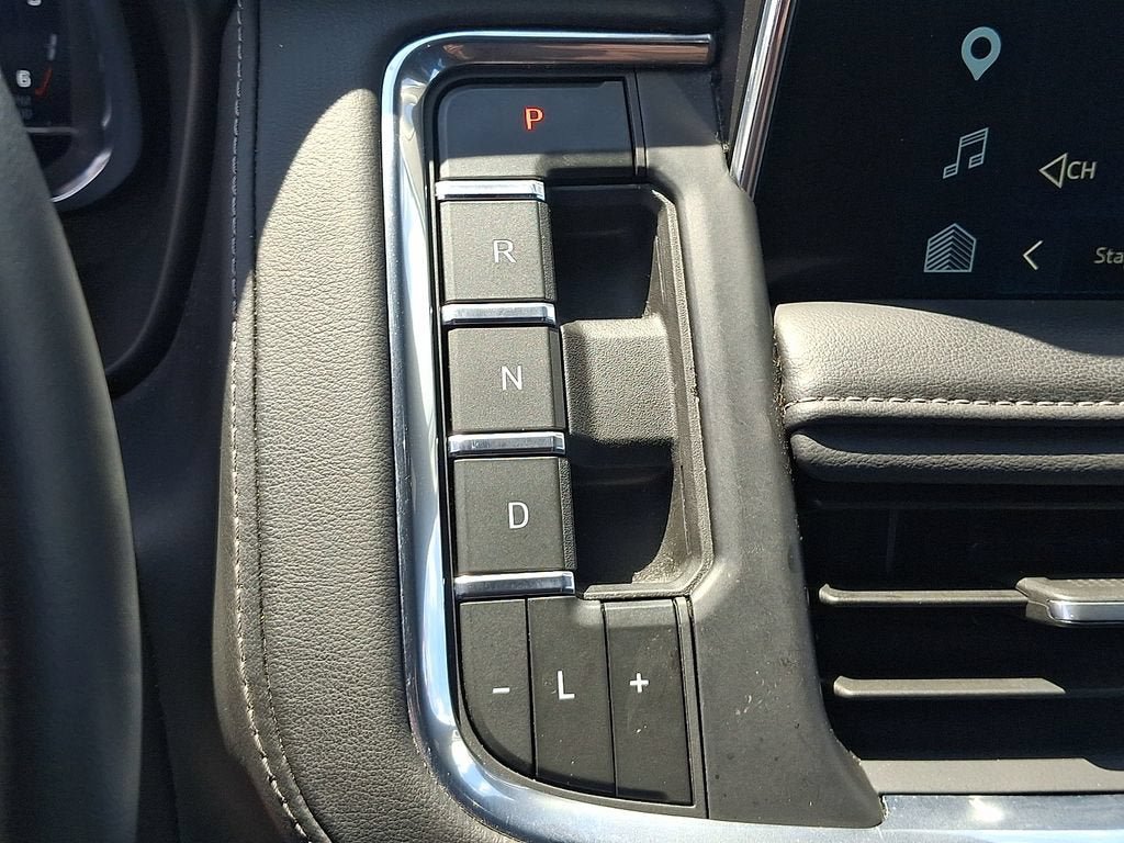 Used 2023 Chevrolet Tahoe LT w/ Luxury Package AWD/4WD image 14
