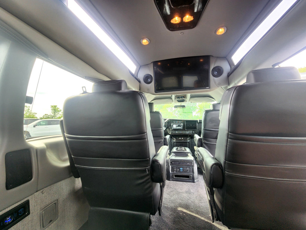 Used 2023 Chevrolet Express 2500 RWD image 57