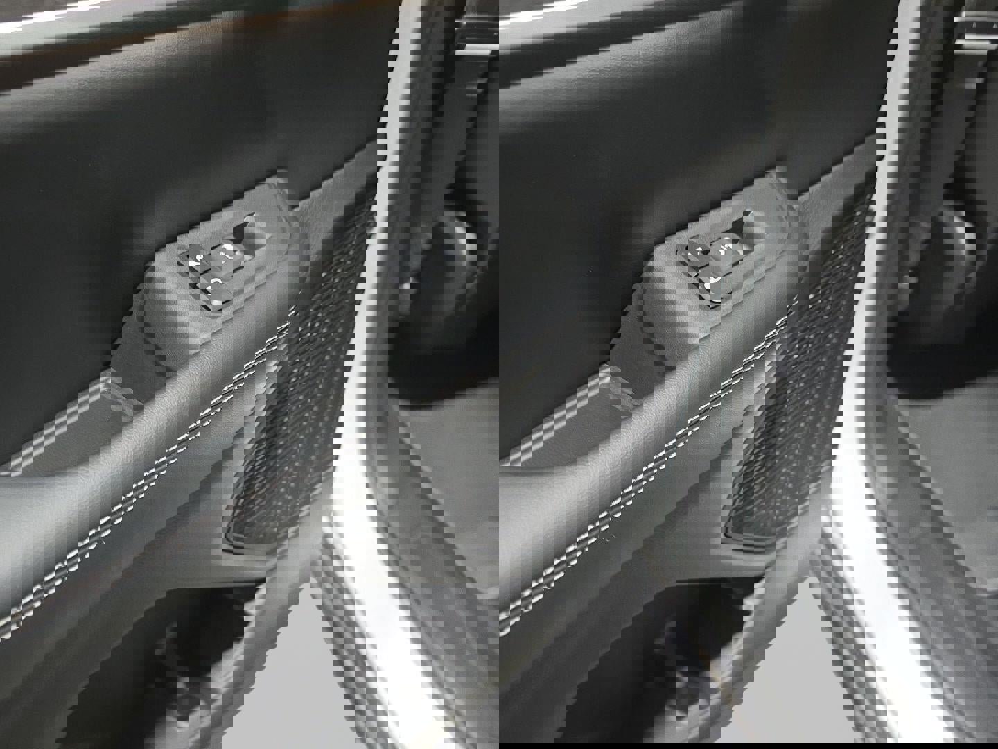 Used 2024 Jeep Grand Cherokee Limited image 23