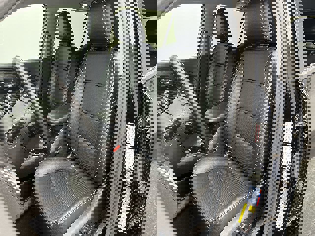 Certified 2024 GMC Terrain SLT image 9