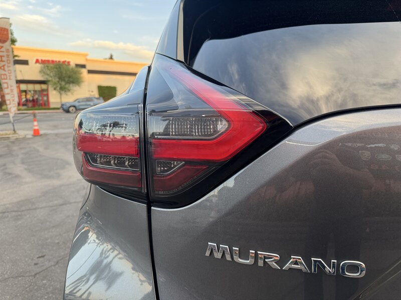 Used 2021 Nissan Murano S FWD image 13
