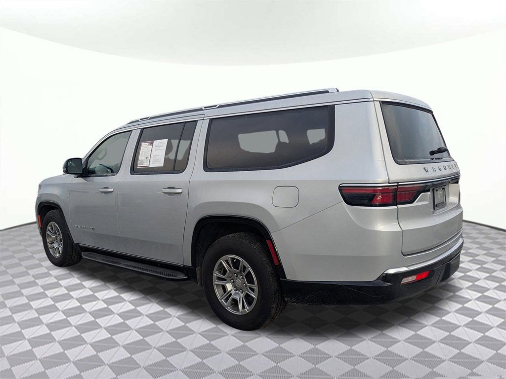 Used 2024 Jeep Wagoneer L 4WD image 5