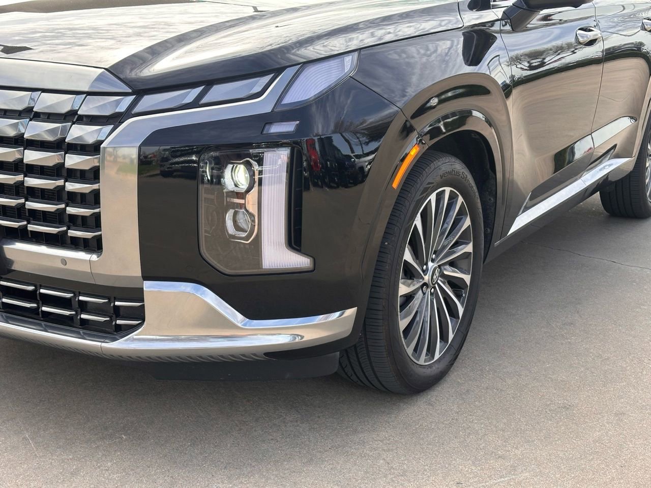 Used 2025 Hyundai Palisade Calligraphy image 8