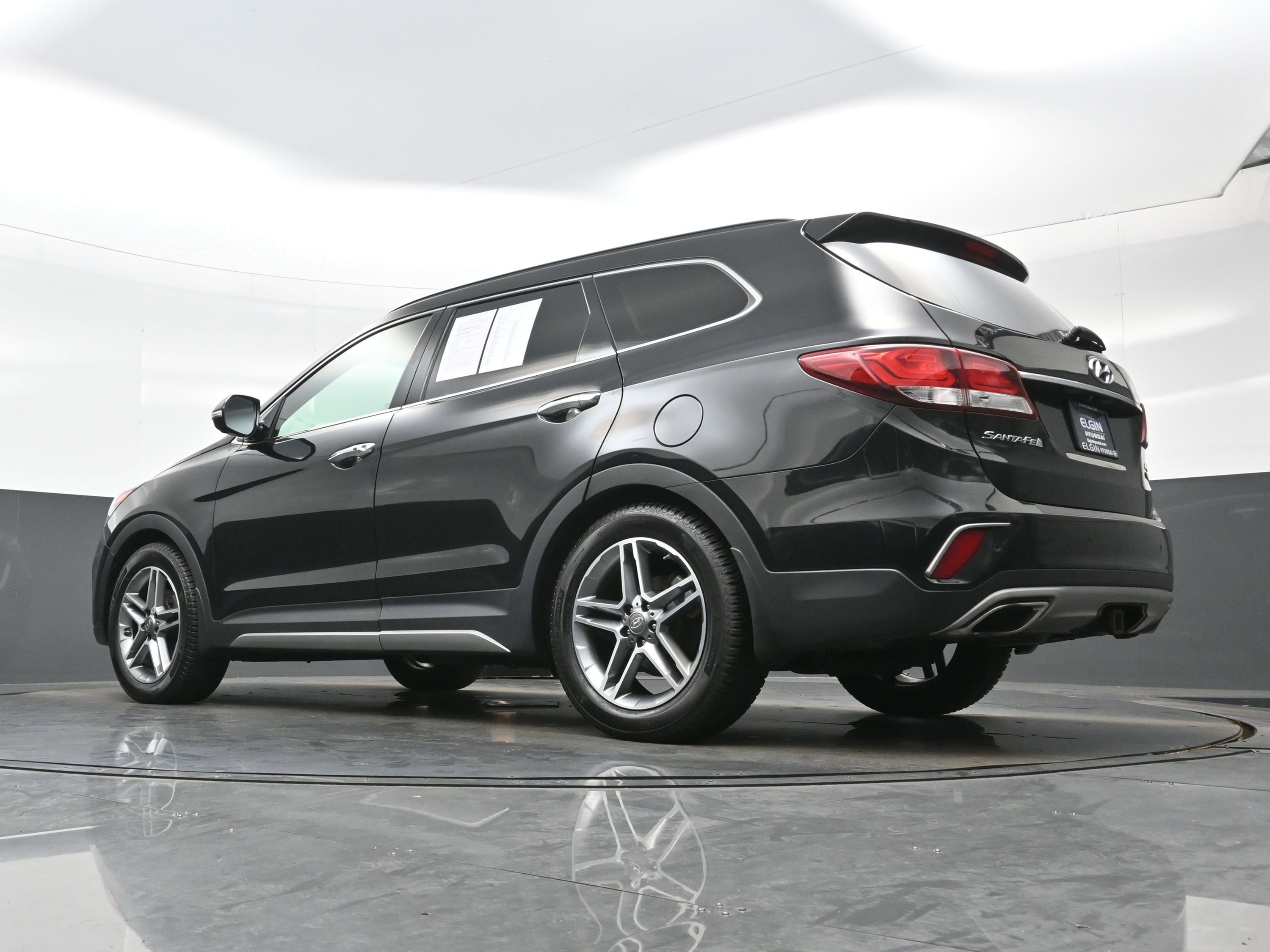 Used 2017 Hyundai Santa Fe Limited AWD/4WD image 32