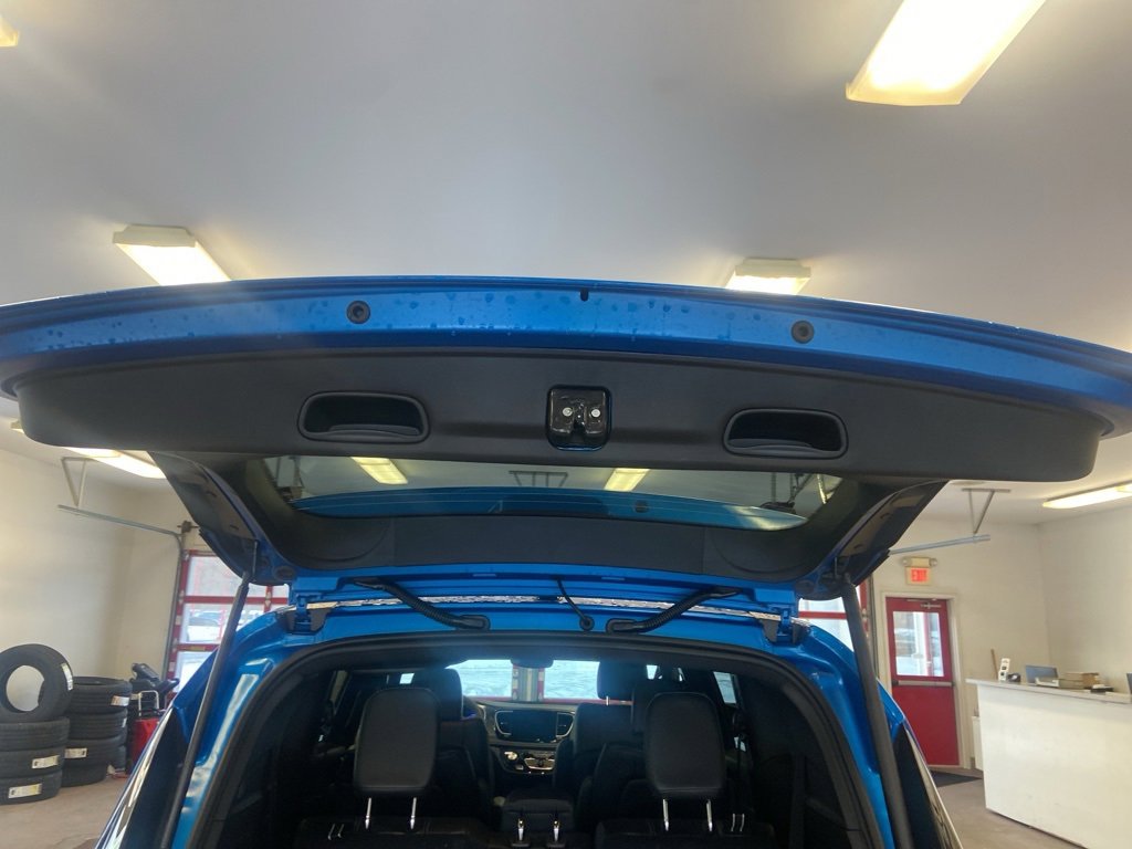 New 2026 Chrysler Pacifica Select image 10