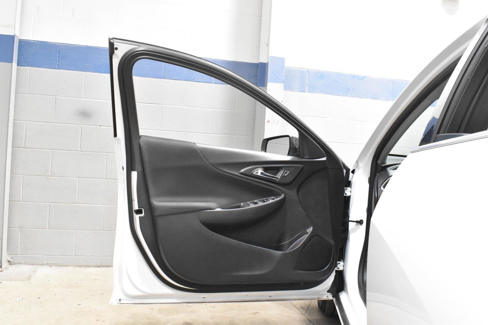Used 2024 Chevrolet Malibu LT FWD image 9