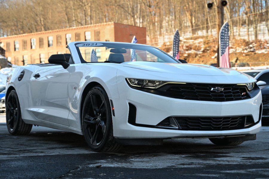 Used 2021 Chevrolet Camaro LT w/ RS Package image 7