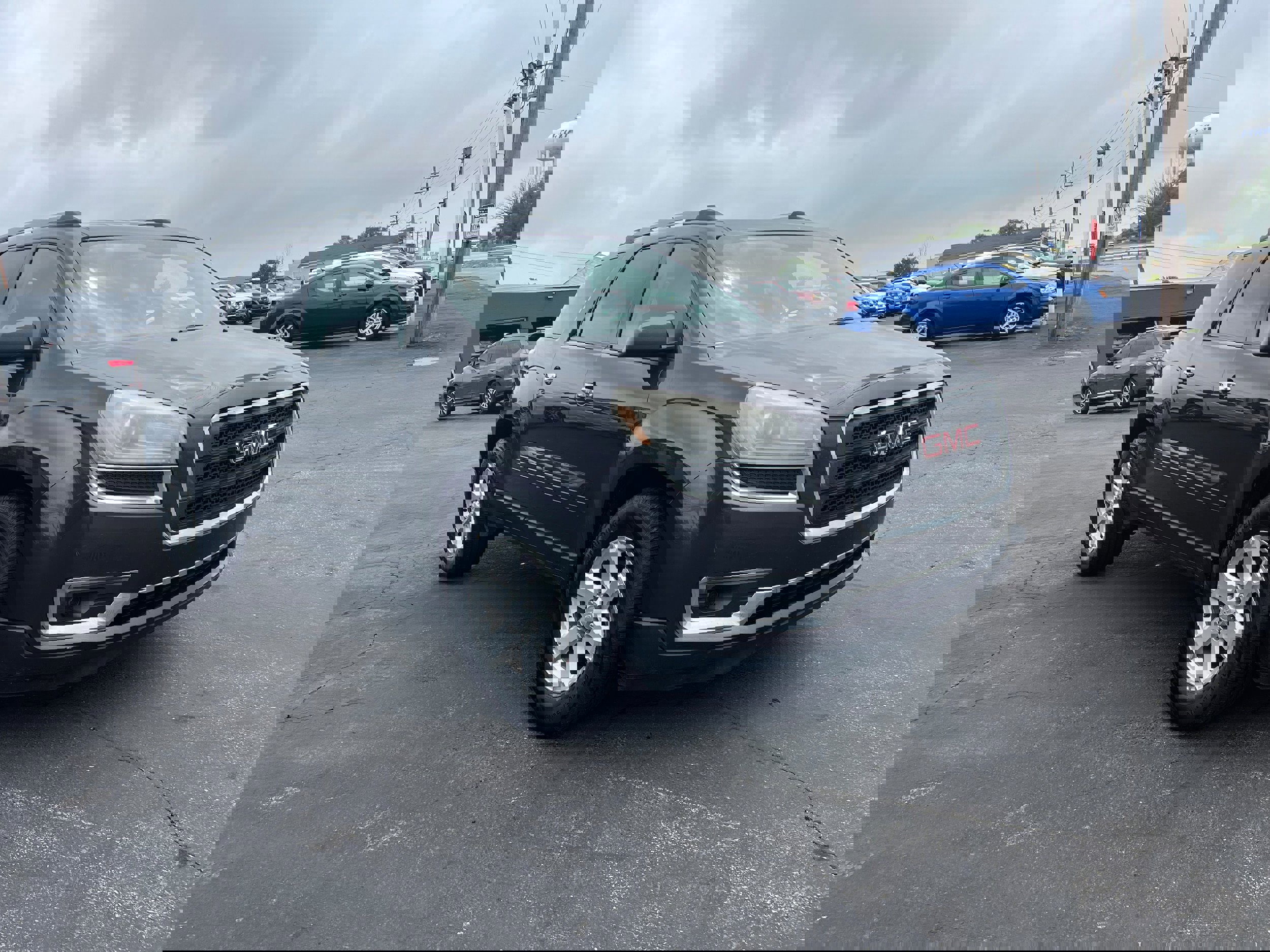 Used 2013 GMC Acadia SLE image 3