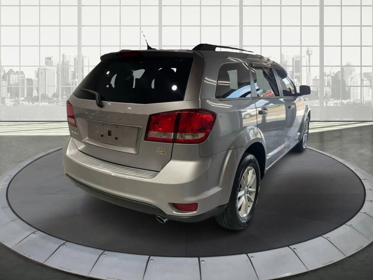 Used 2016 Dodge Journey SXT w/ Comfort/Convenience Group image 3