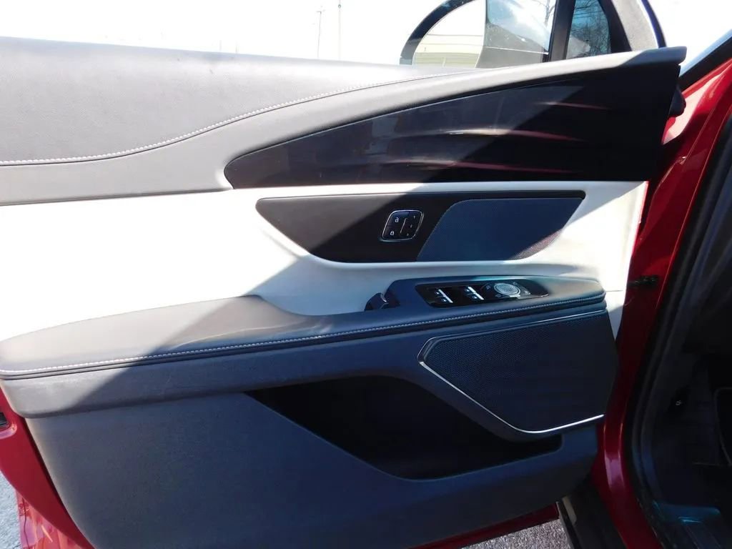 Used 2024 Lincoln Nautilus Reserve image 14