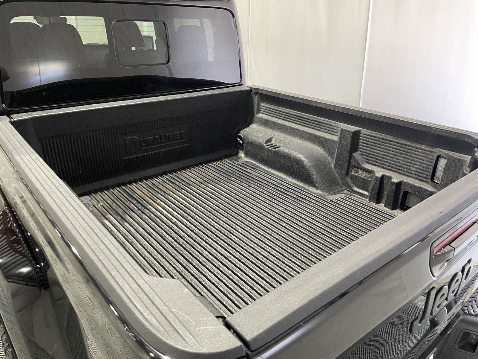 Used 2022 Jeep Gladiator Overland image 27