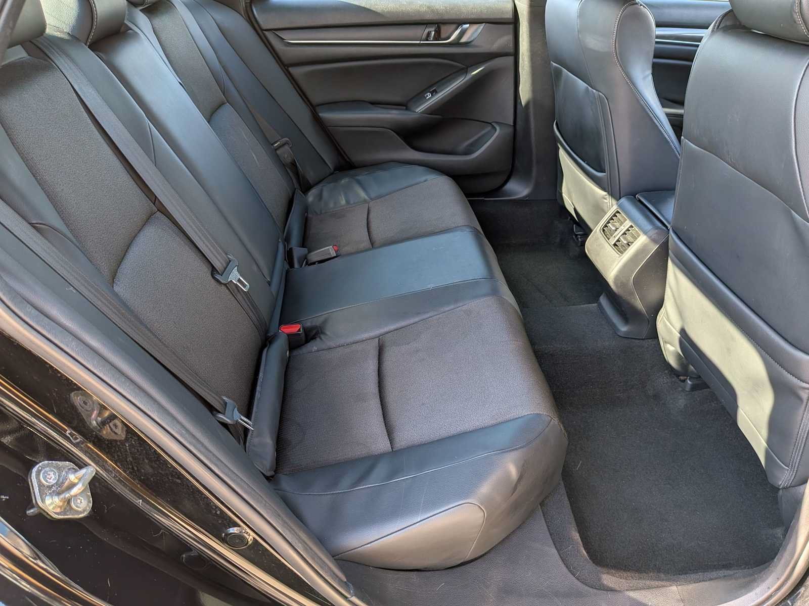Used 2018 Honda Accord Sport image 20