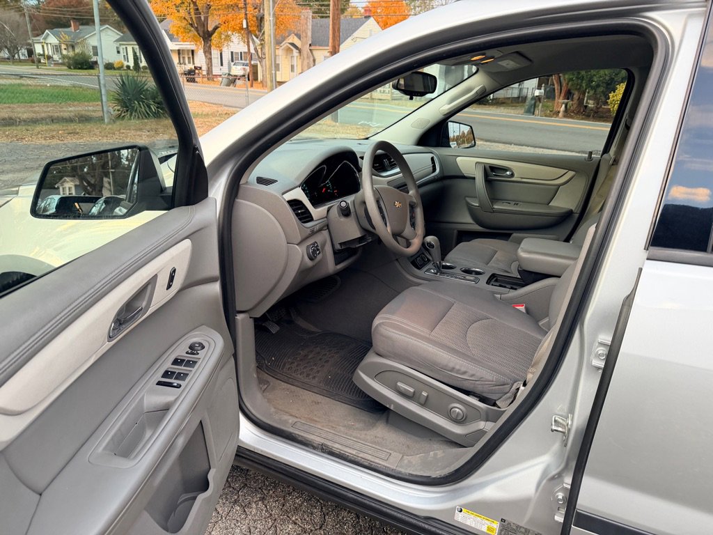 Used 2016 Chevrolet Traverse LS image 11