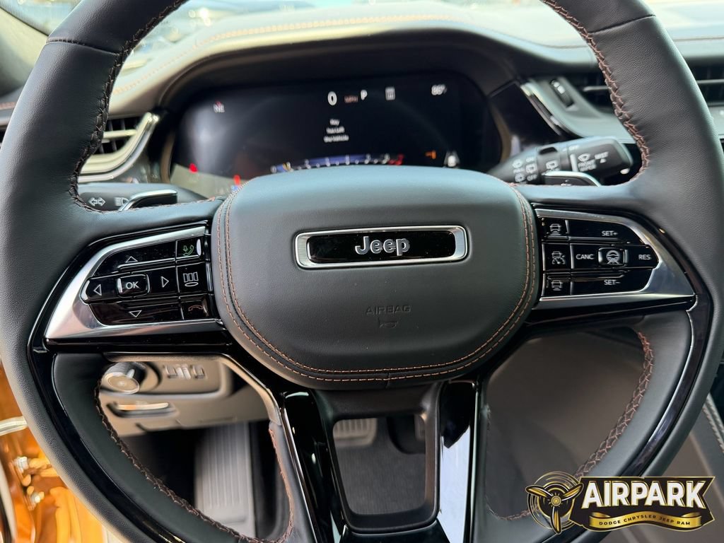 New 2026 Jeep Grand Cherokee Summit w/ Obsidian Package AWD/4WD image 25