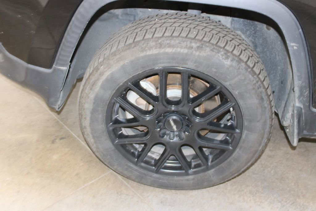 Used 2018 Jeep Cherokee Limited image 35