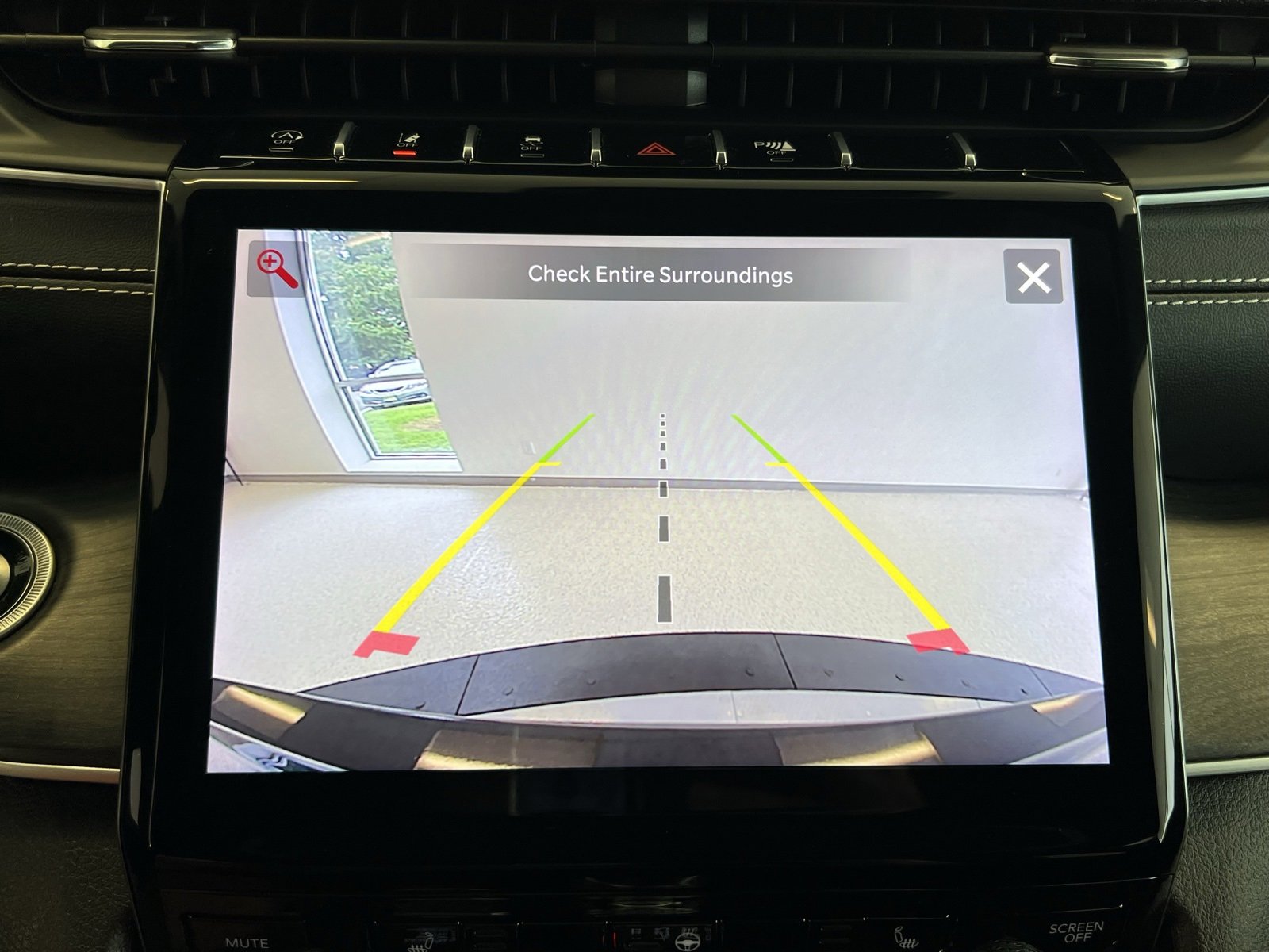 Used 2024 Jeep Grand Cherokee L Limited w/ Black Appearance Package image 22