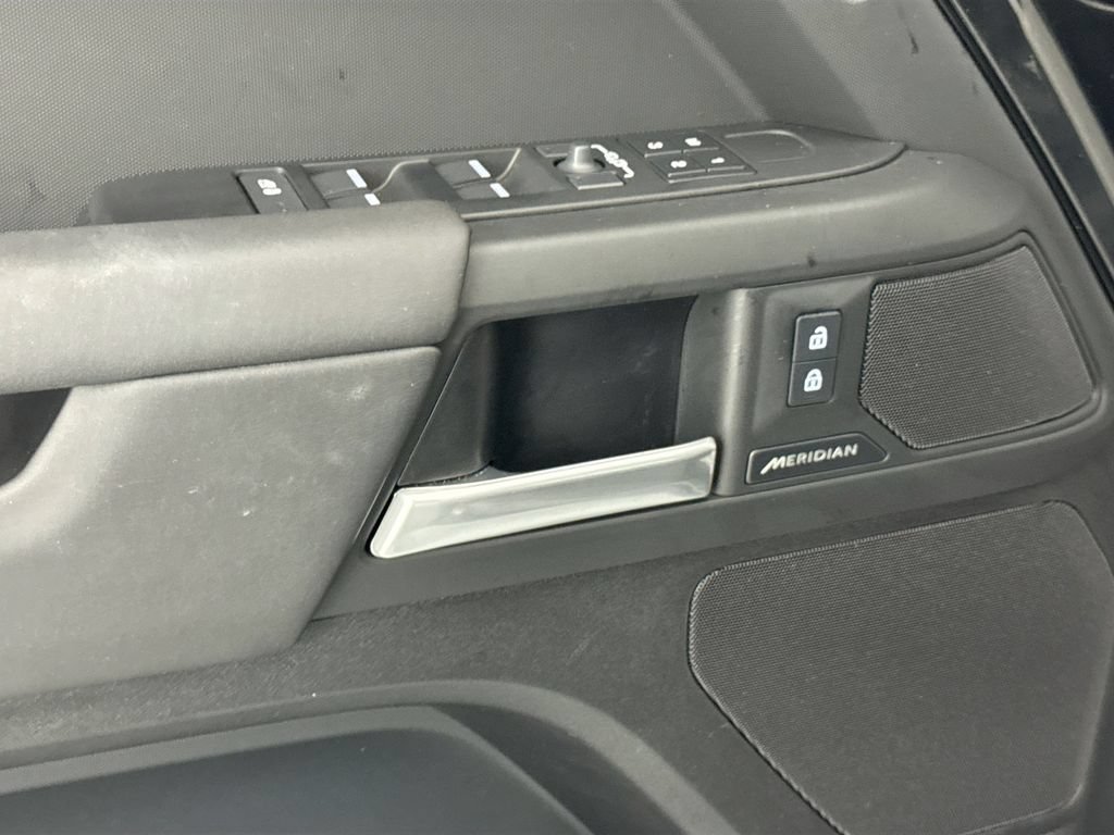 Certified 2025 Land Rover Defender 110 S AWD/4WD image 18