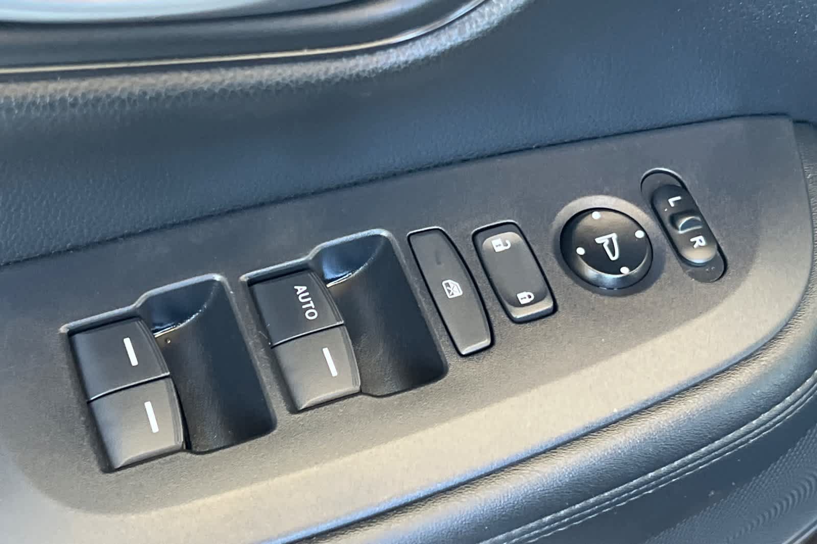 Used 2025 Honda HR-V LX image 13