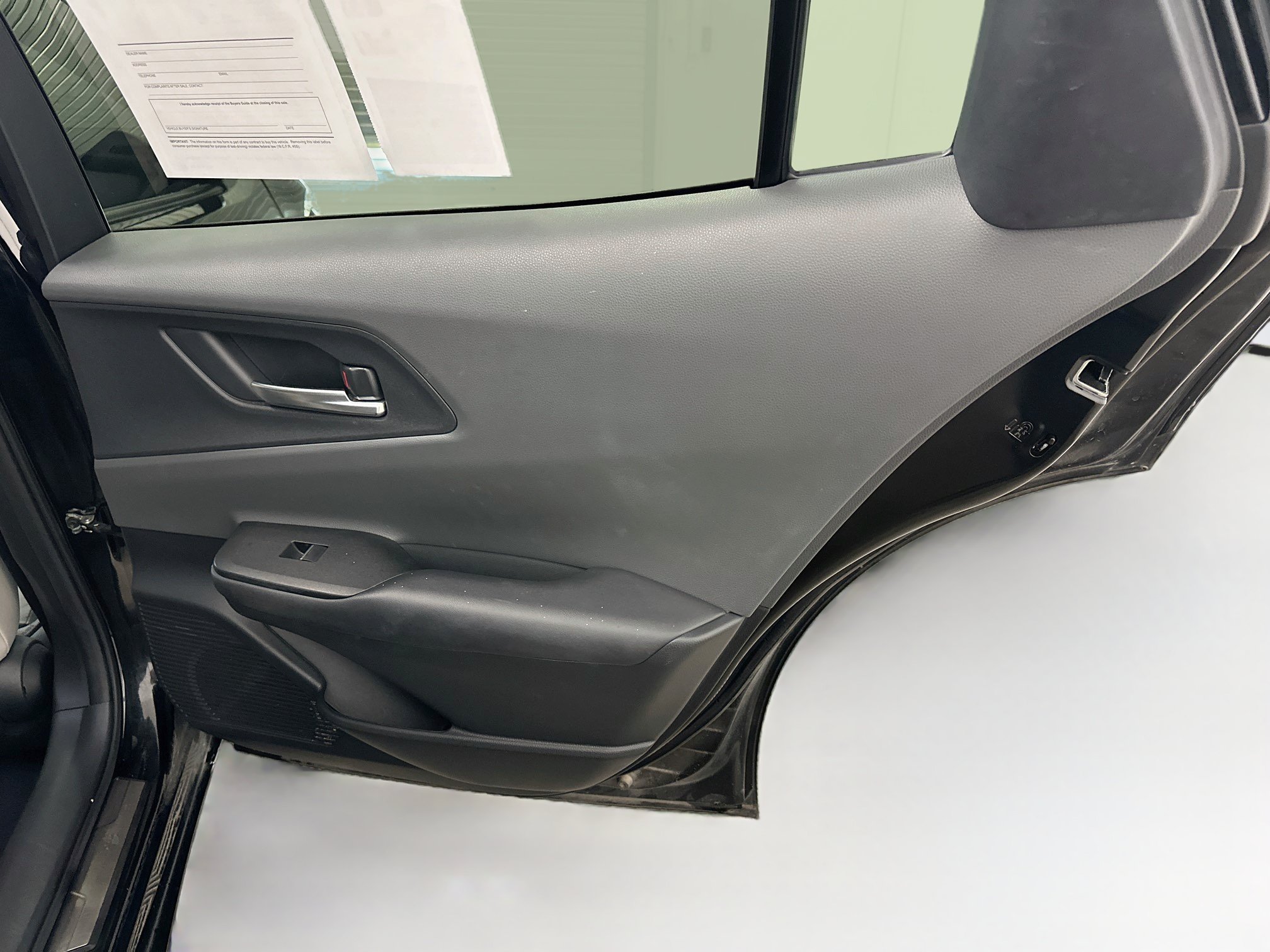 Used 2024 Toyota Prius XLE FWD image 32