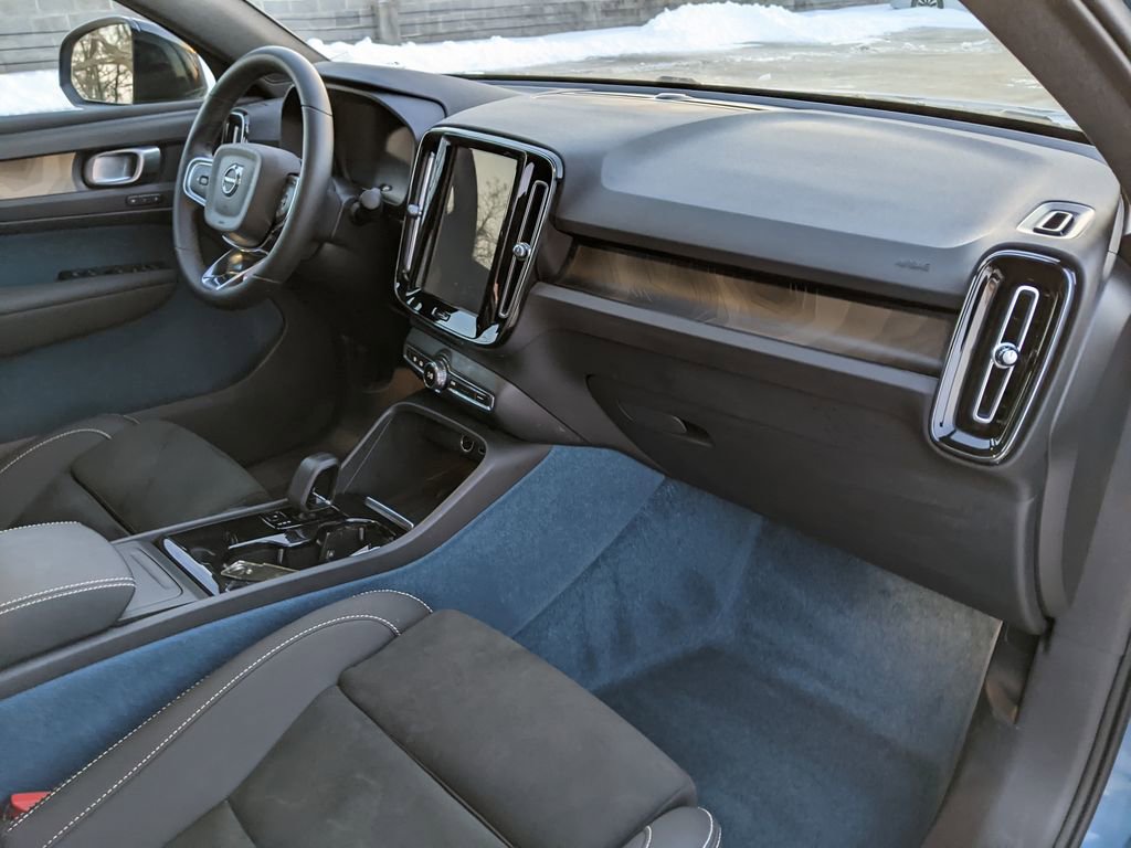 Certified 2023 Volvo C40 P8 Recharge Plus image 20