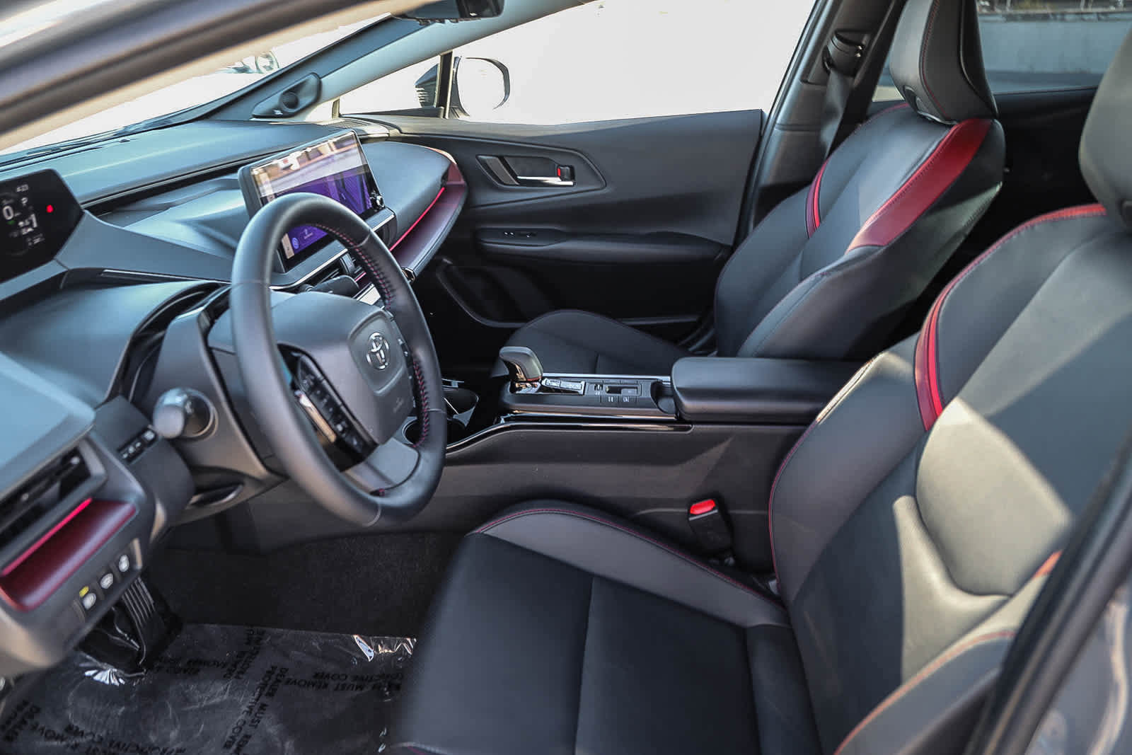 Used 2024 Toyota Prius Prime Premium w/ Advanced Technology Package image 17