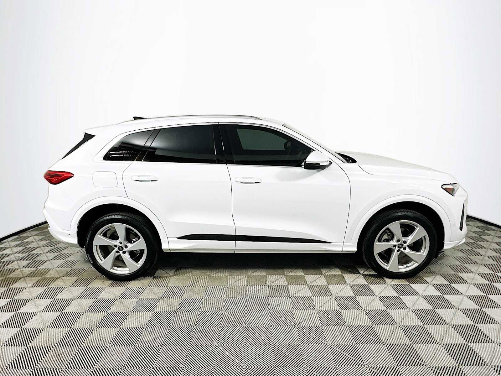 New 2025 Audi Q5 Premium Plus image 8