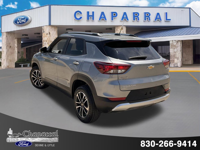 Used 2025 Chevrolet TrailBlazer LT AWD/4WD image 4