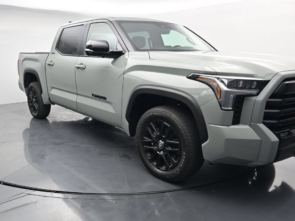 Used 2026 Toyota Tundra Limited AWD/4WD image 2