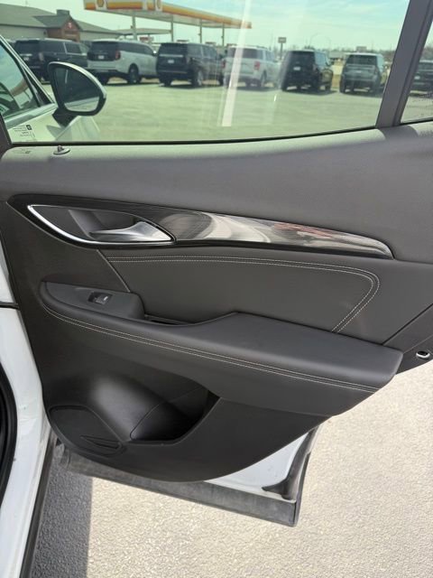 Used 2023 Buick Envision Essence image 17