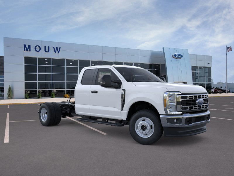 New 2026 Ford F350 XLT image 7