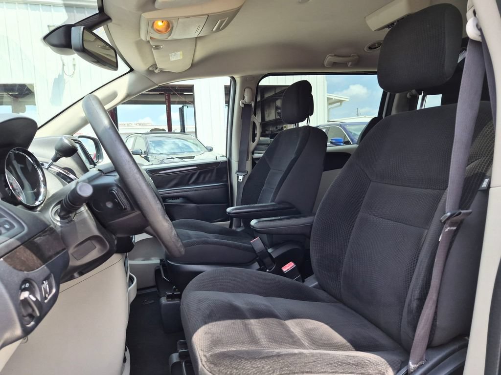 Used 2019 Dodge Grand Caravan SE FWD image 15