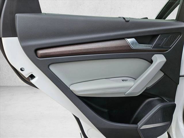 Used 2023 Audi Q5 2.0T Prestige w/ Prestige Package image 21