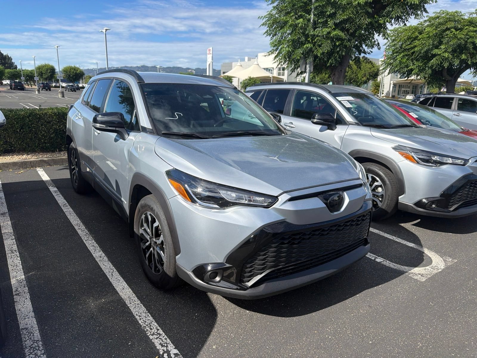 Used 2025 Toyota Corolla Cross AWD Hybrid image 2
