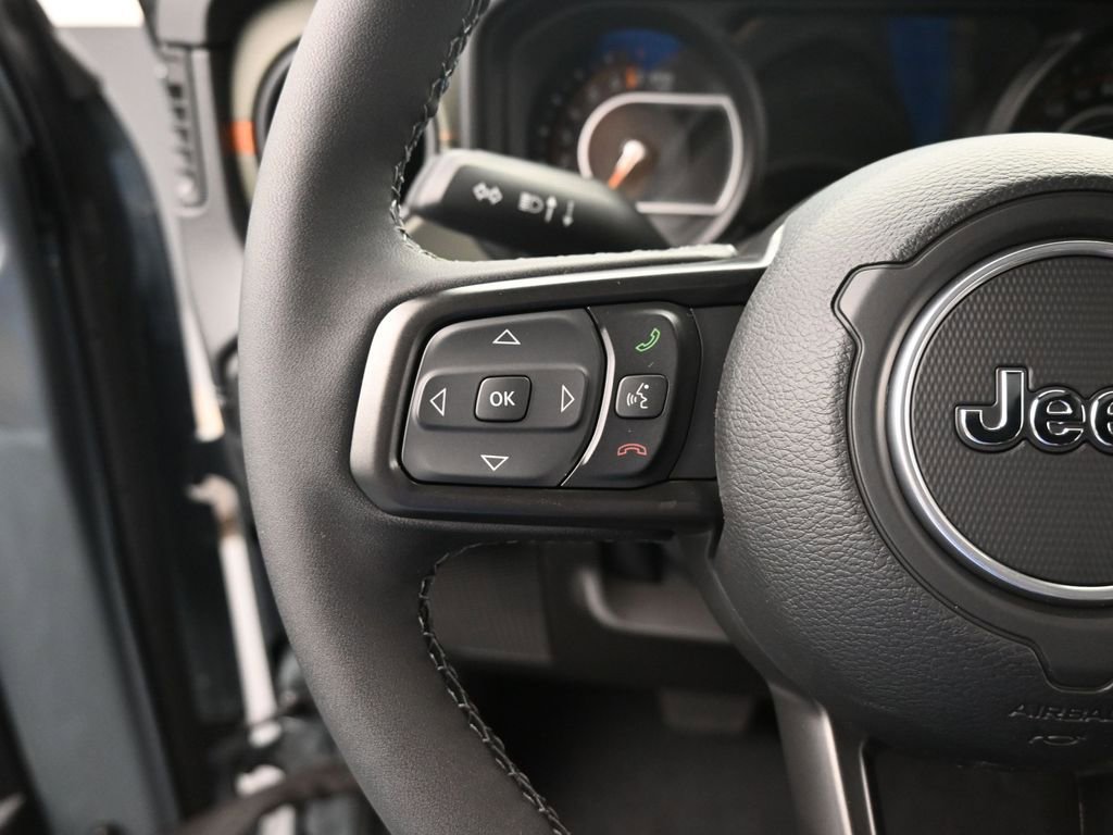 New 2025 Jeep Gladiator Mojave w/ Safety Group image 31