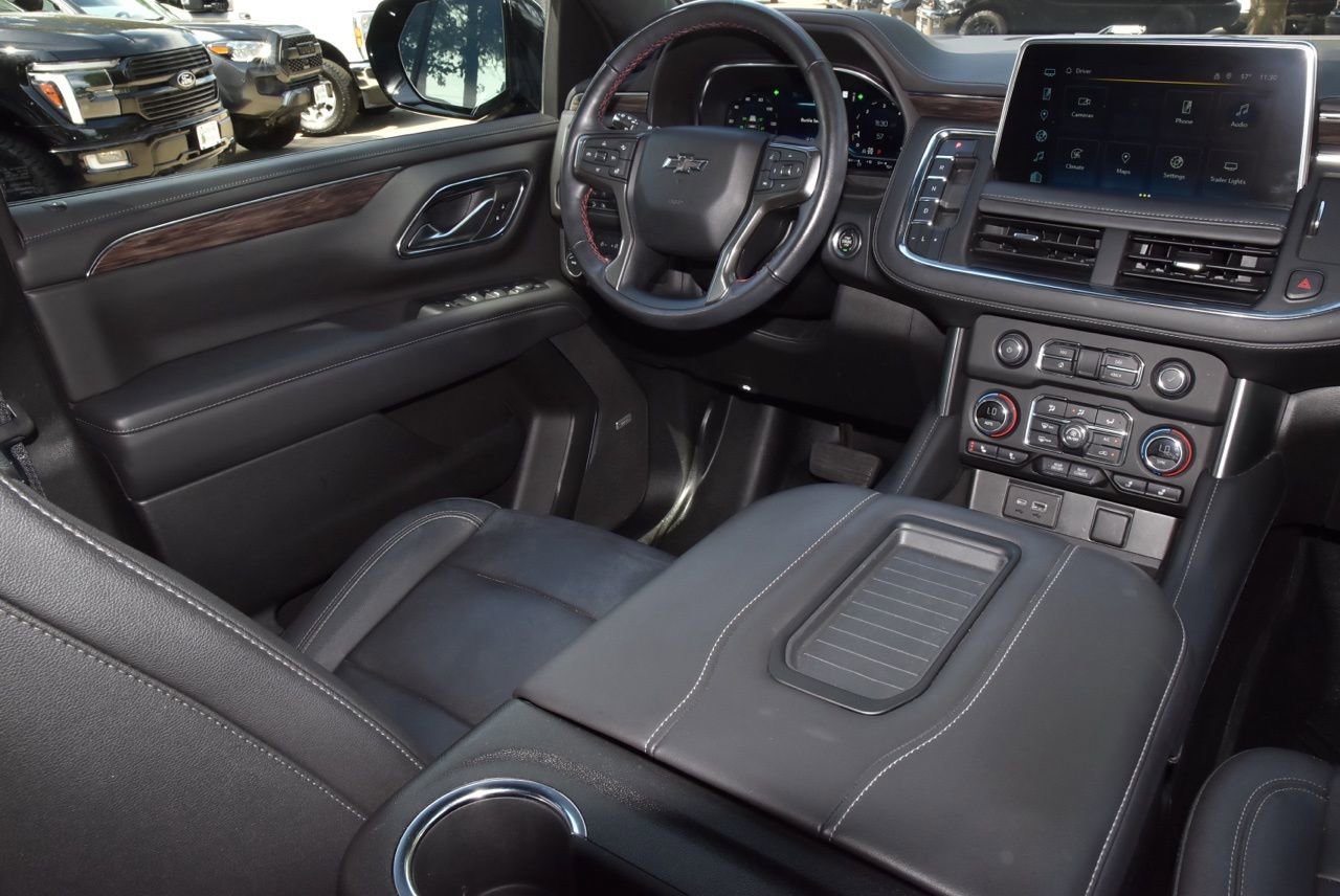Used 2022 Chevrolet Tahoe Z71 w/ Luxury Package AWD/4WD image 16
