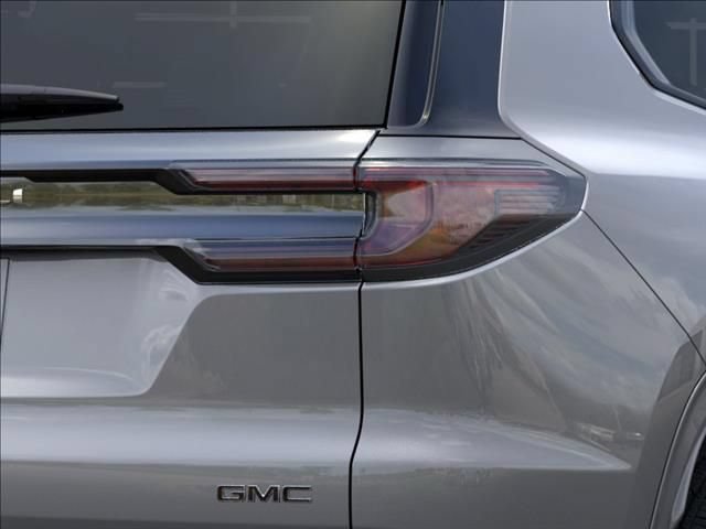 New 2026 GMC Acadia Denali Ultimate w/ LPO, Floor Liner Package AWD/4WD image 13