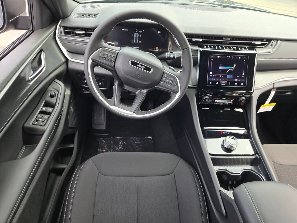 New 2026 Jeep Grand Cherokee Laredo AWD/4WD image 23