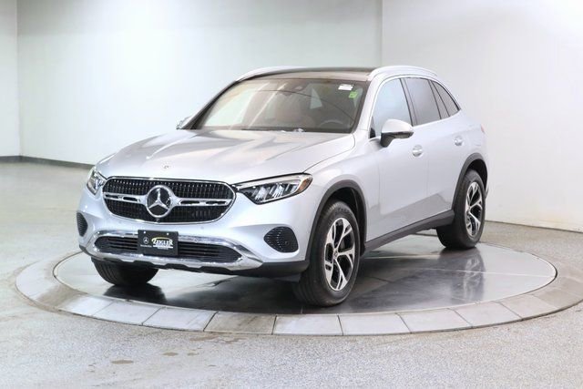Used 2025 Mercedes-Benz GLC 350e 4MATIC w/ Driver Assistance Package image 15