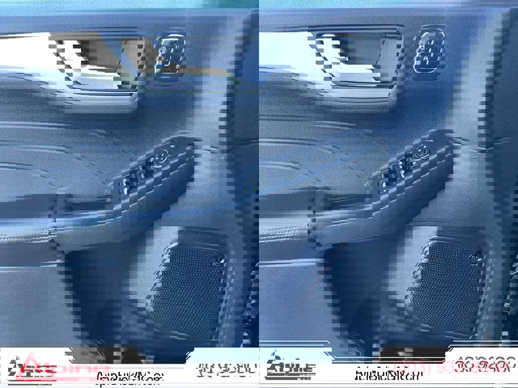 Used 2023 Ford Escape Platinum w/ Premium Technology Package image 19