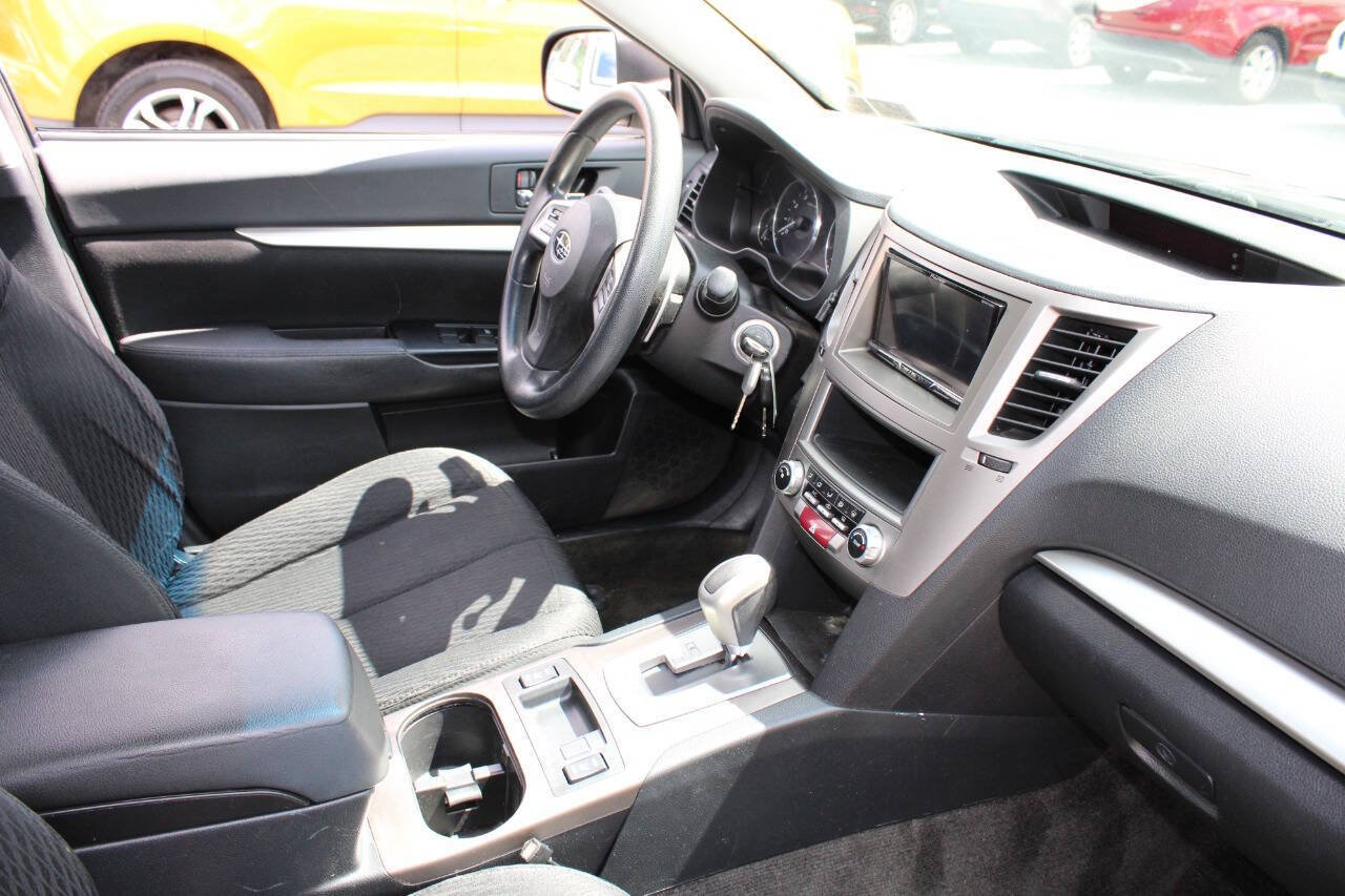 Used 2012 Subaru Outback 2.5i AWD/4WD image 12