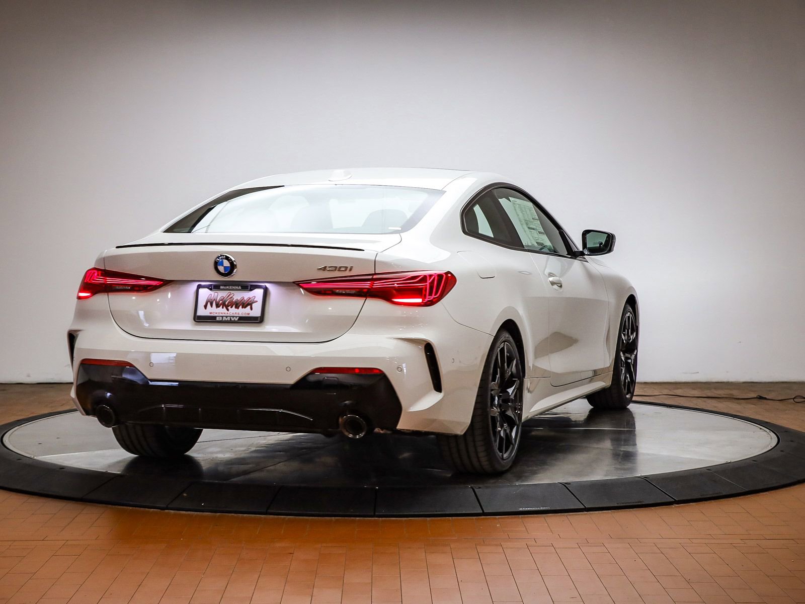 New 2026 BMW 430i Coupe w/ M Sport Package RWD image 5