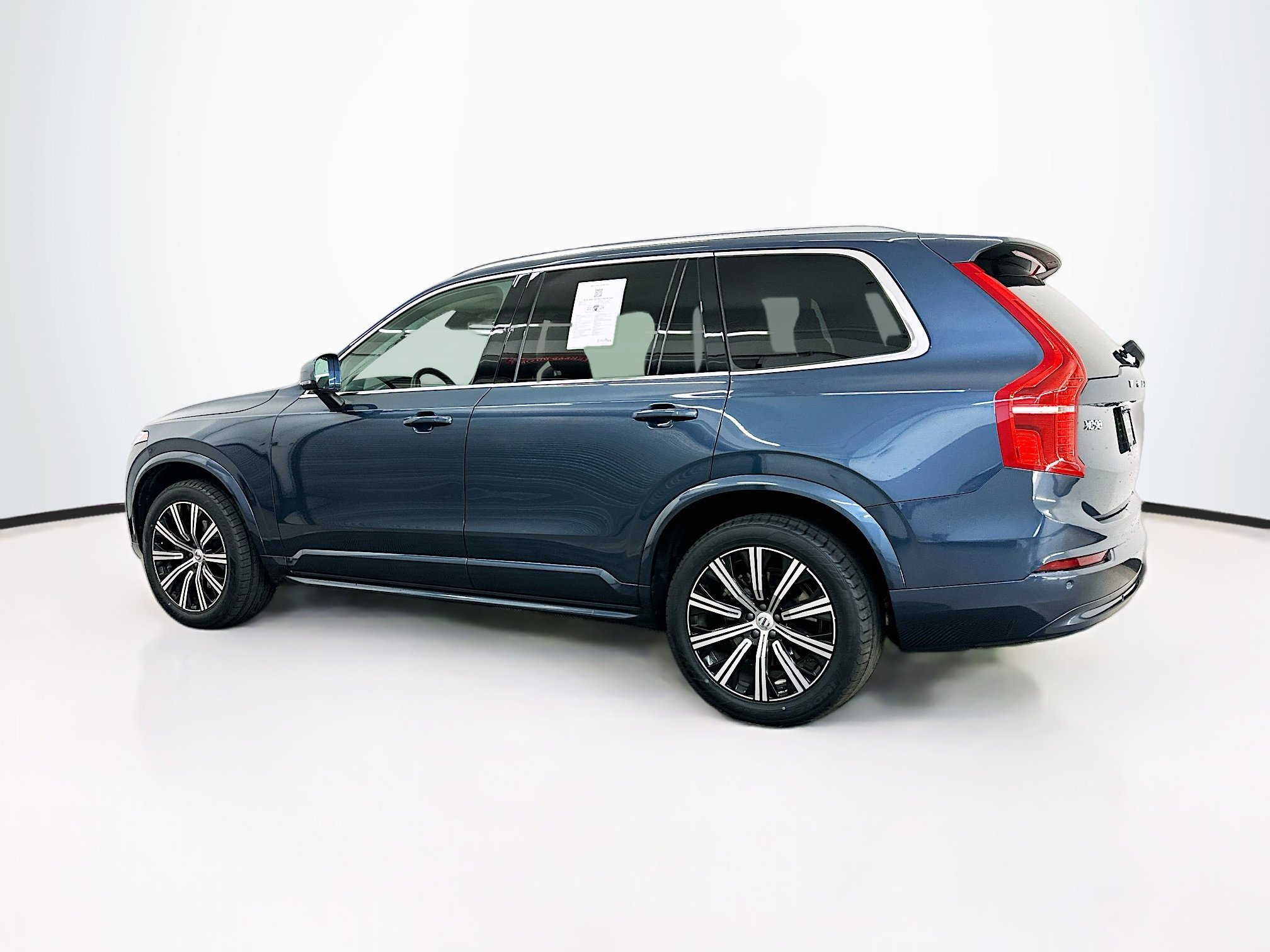Used 2023 Volvo XC90 B5 Core AWD/4WD image 5