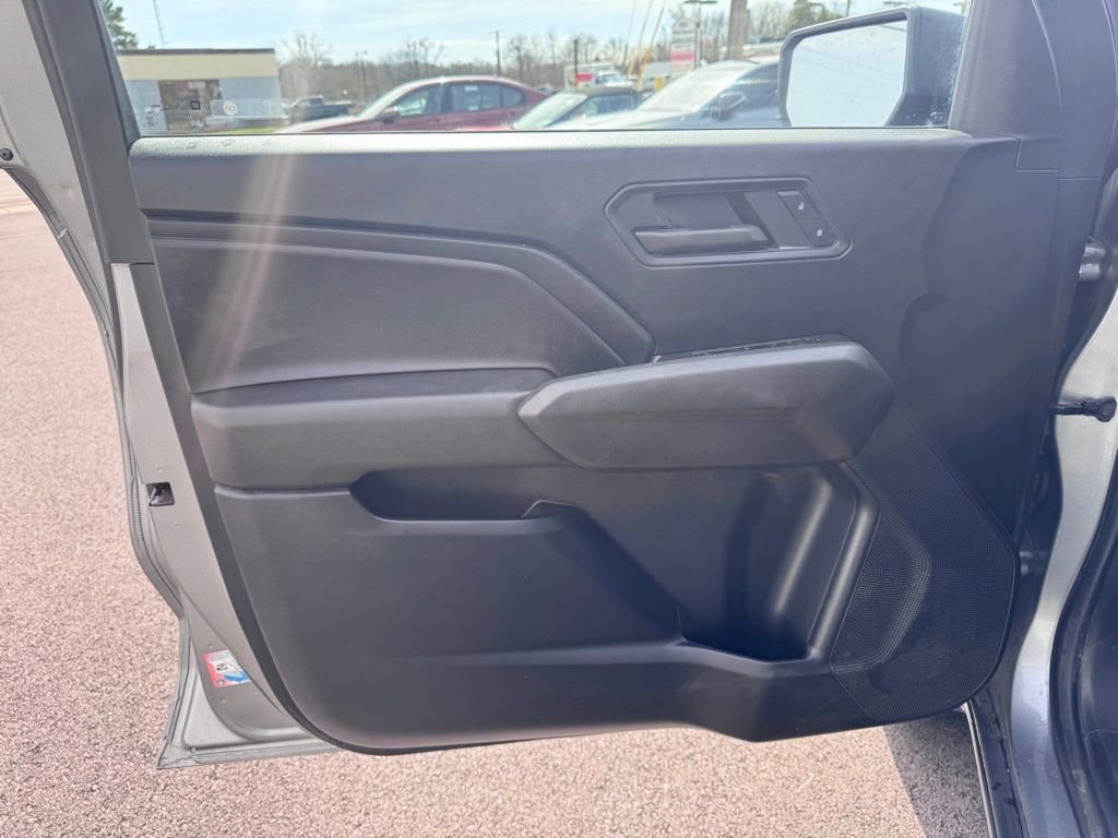 Used 2023 Chevrolet Colorado W/T image 9