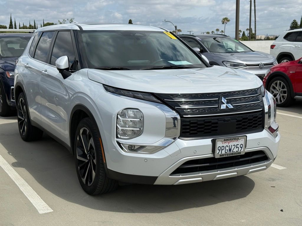Used 2024 Mitsubishi Outlander FWD image 1