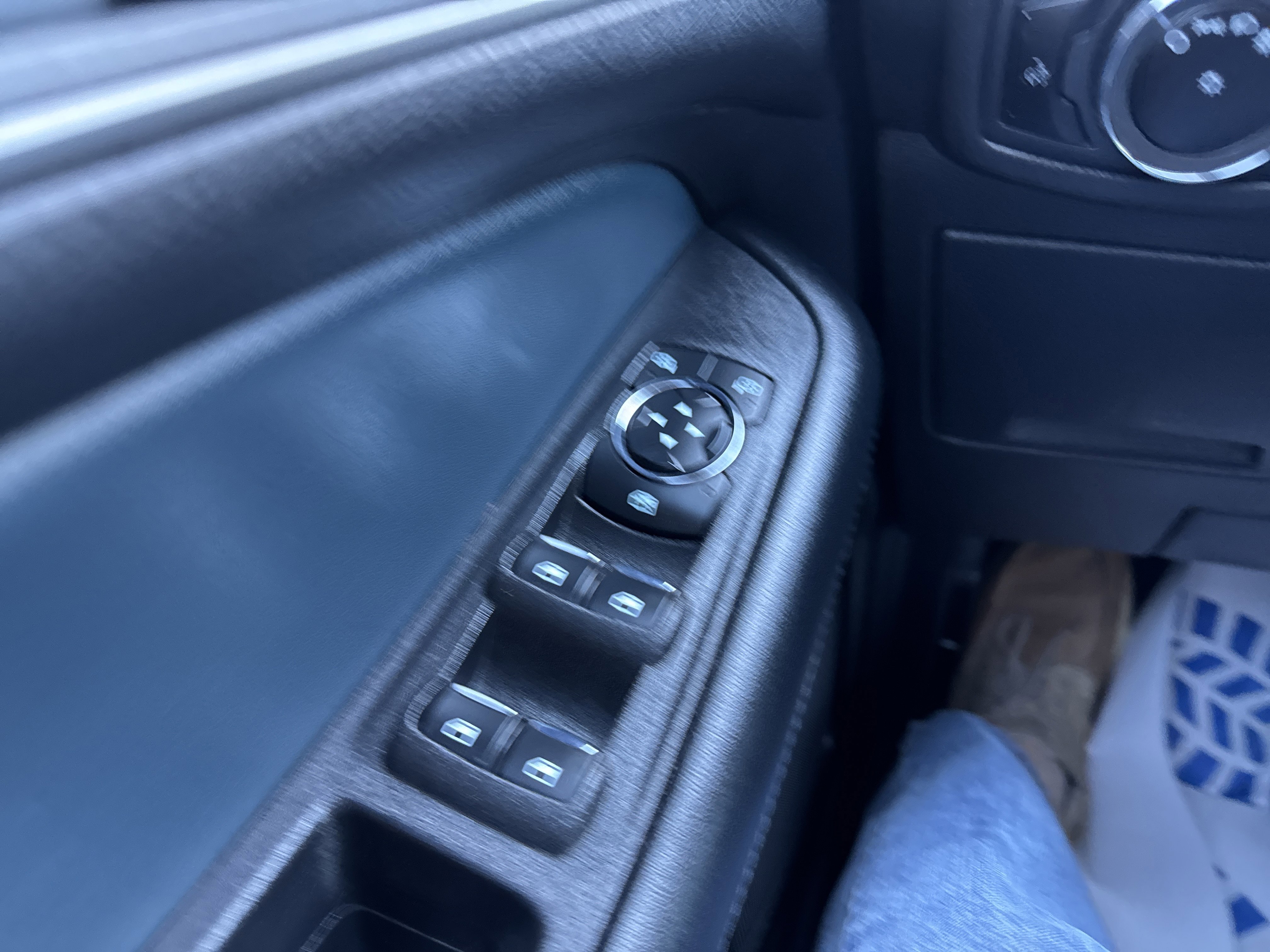 Used 2023 Ford Edge SEL w/ Sport Appearance Package image 30