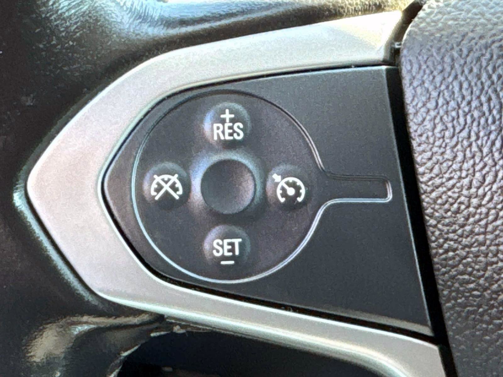 Used 2020 Chevrolet Colorado LT w/ LT Convenience Package image 18