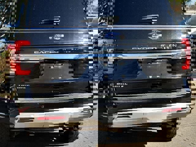 Used 2022 Ford Expedition Limited image 6