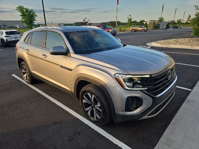 Used 2025 Volkswagen Atlas Cross Sport SE AWD/4WD image 8