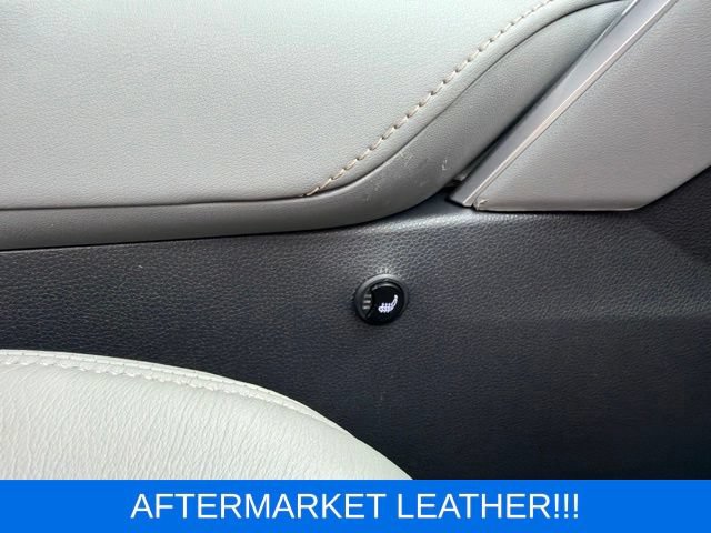 Used 2022 Toyota Venza LE AWD/4WD image 24